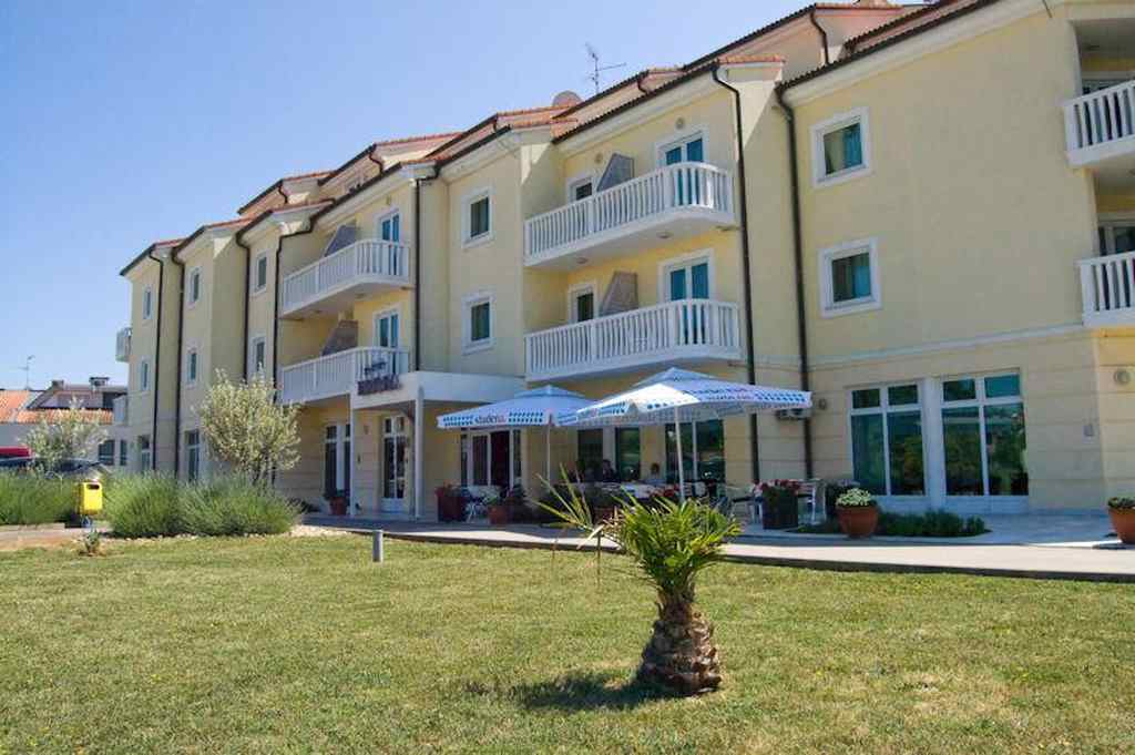 Hotel Arcus Residence Medulin Exterior foto